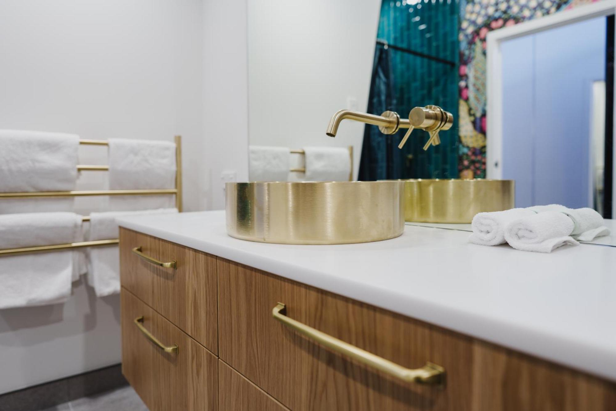The Chamberson Hotel Дюндин Екстериор снимка Bathroom fixtures