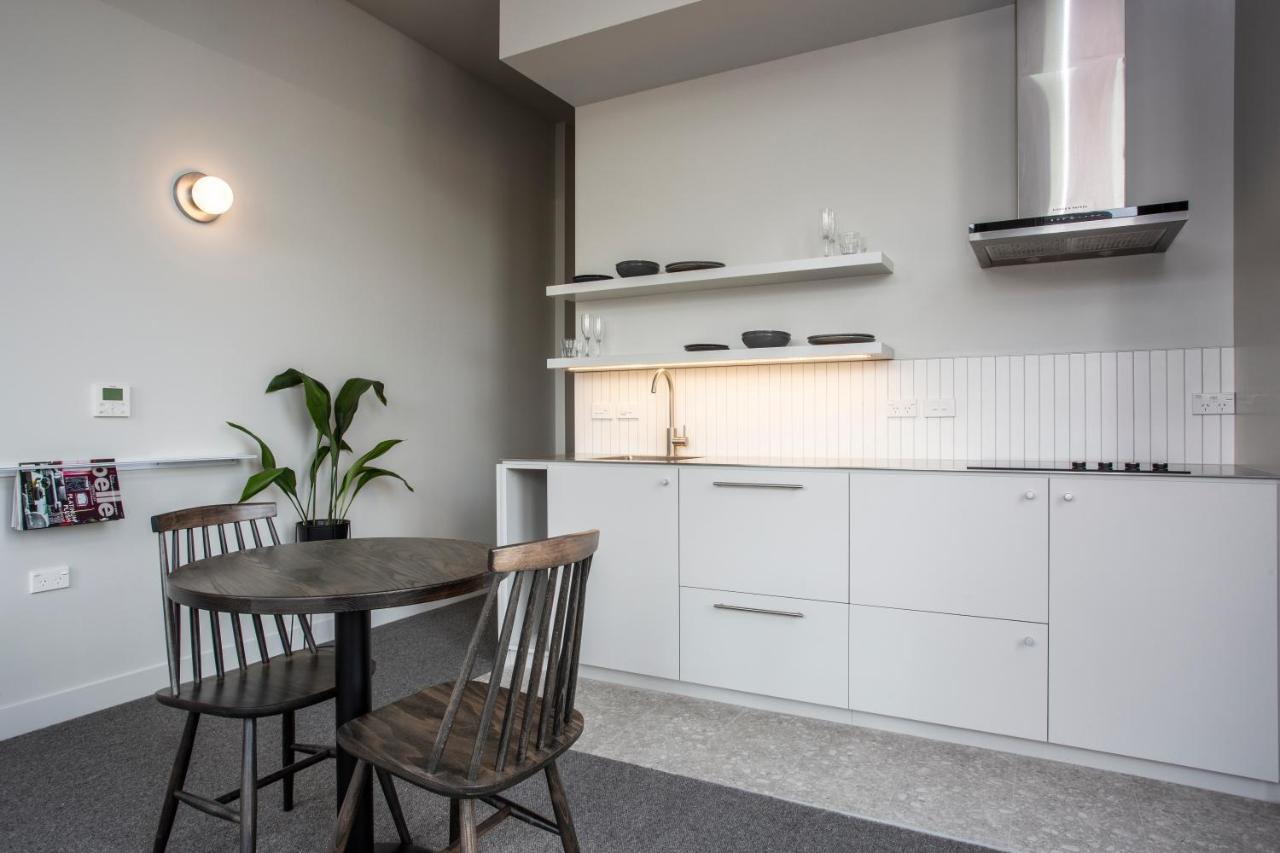 The Chamberson Hotel Дюндин Екстериор снимка A modern kitchen